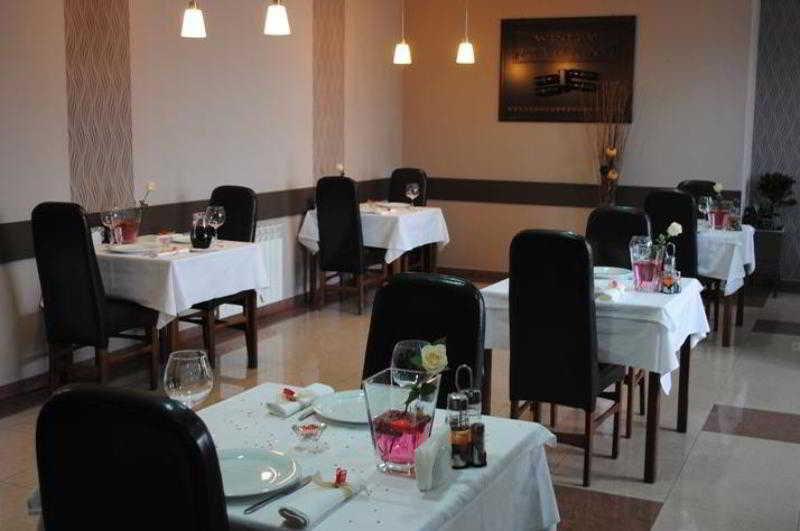 Hotel Porta Скопие Ресторант снимка