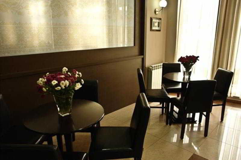 Hotel Porta Скопие Ресторант снимка