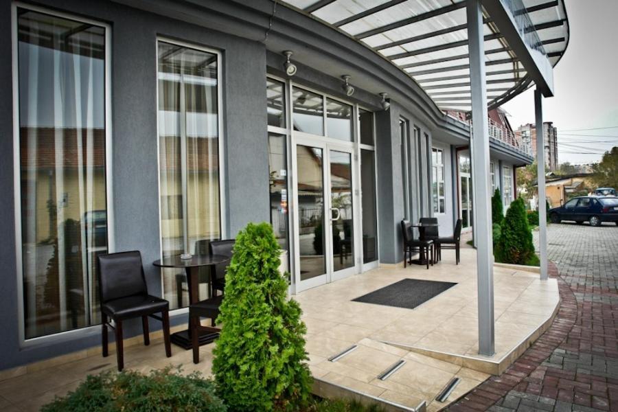 Hotel Porta Скопие Екстериор снимка